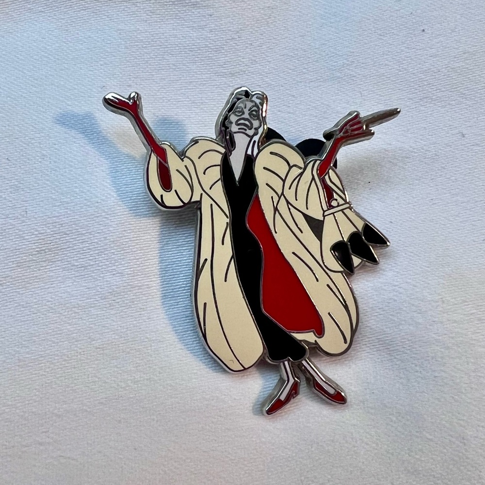 Disney Cruella De Vil Brooch - Red, Black, White